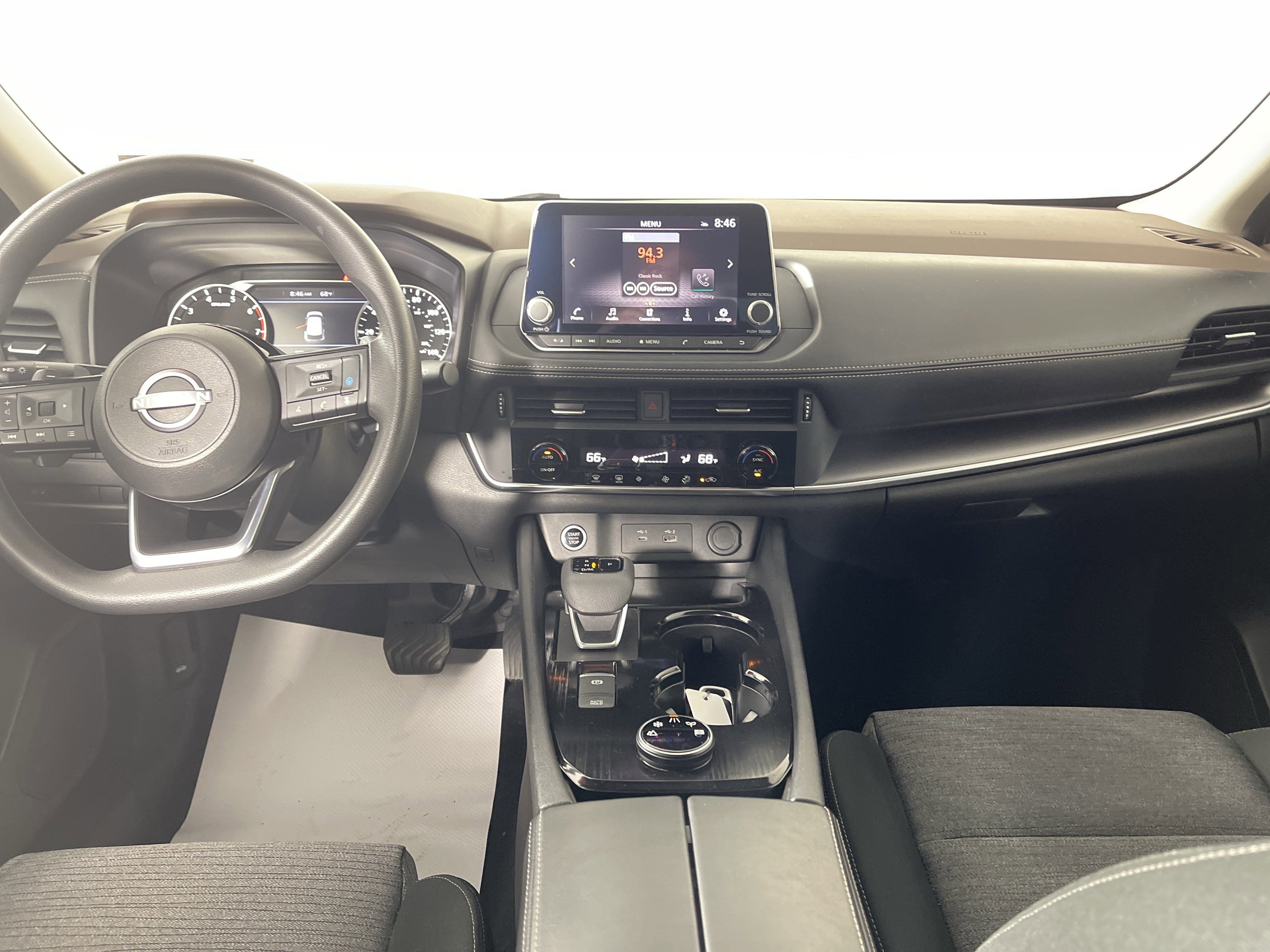 Used 2023 Nissan Rogue SV image 14