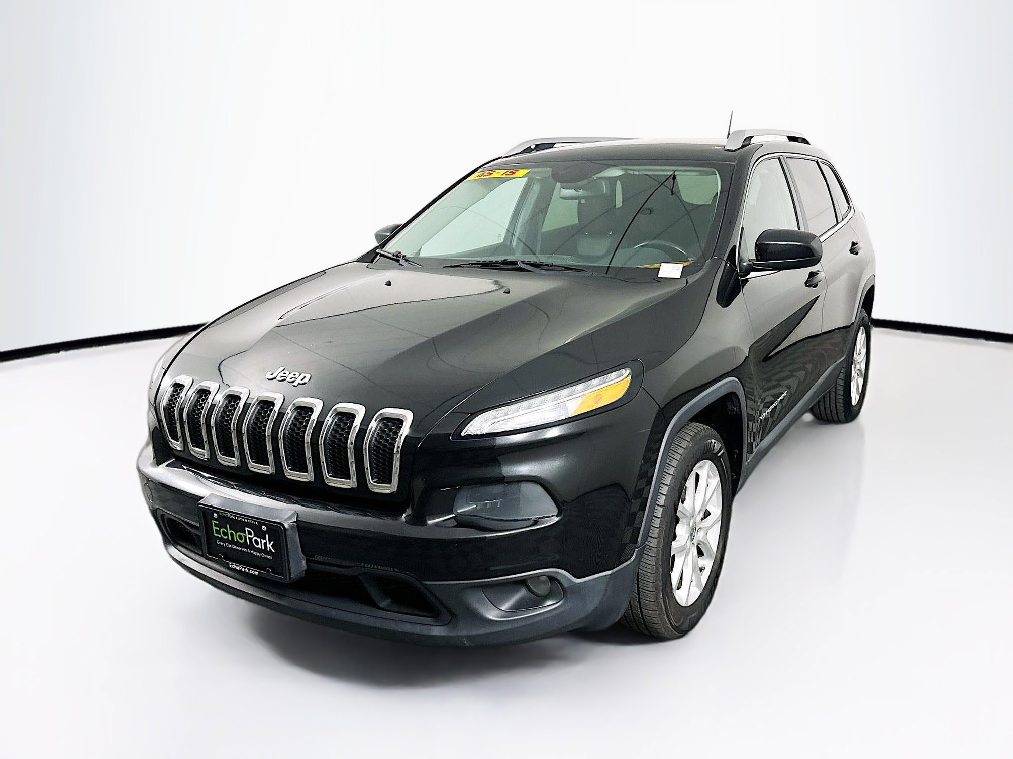 Used 2014 Jeep Cherokee Latitude w/ Cold Weather Group FWD image 3
