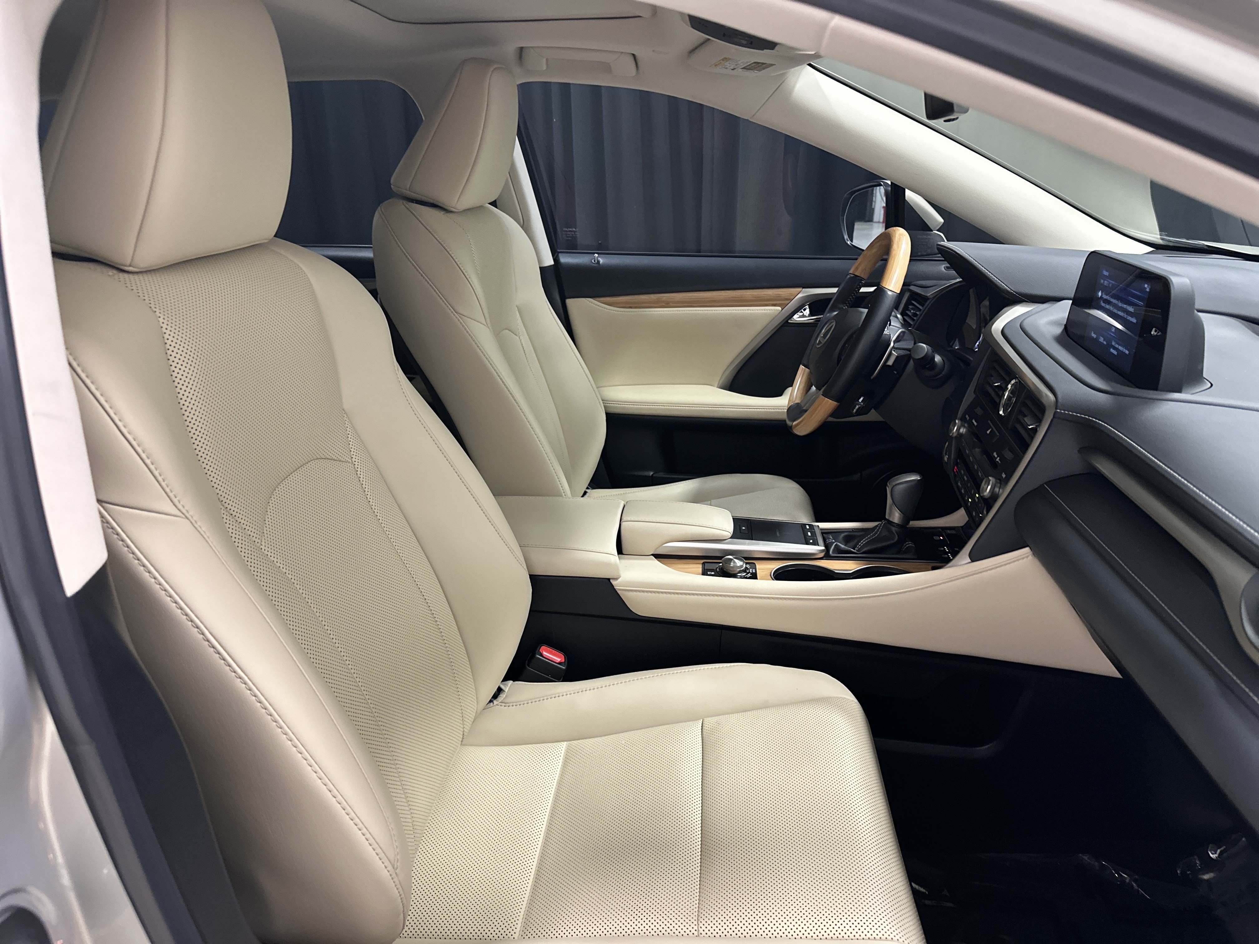 Certified 2021 Lexus RX 350L FWD w/ Premium Package image 34