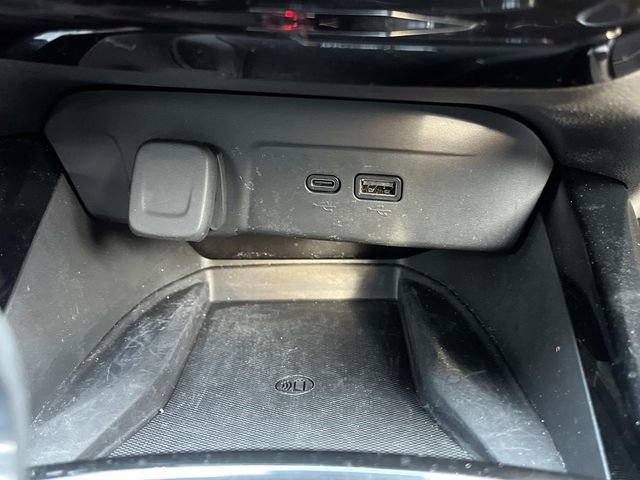 Certified 2024 Chevrolet Trax RS w/ Sunroof Package image 33