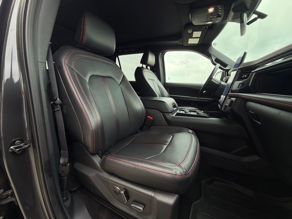 Used 2022 Ford Expedition Limited AWD/4WD image 23