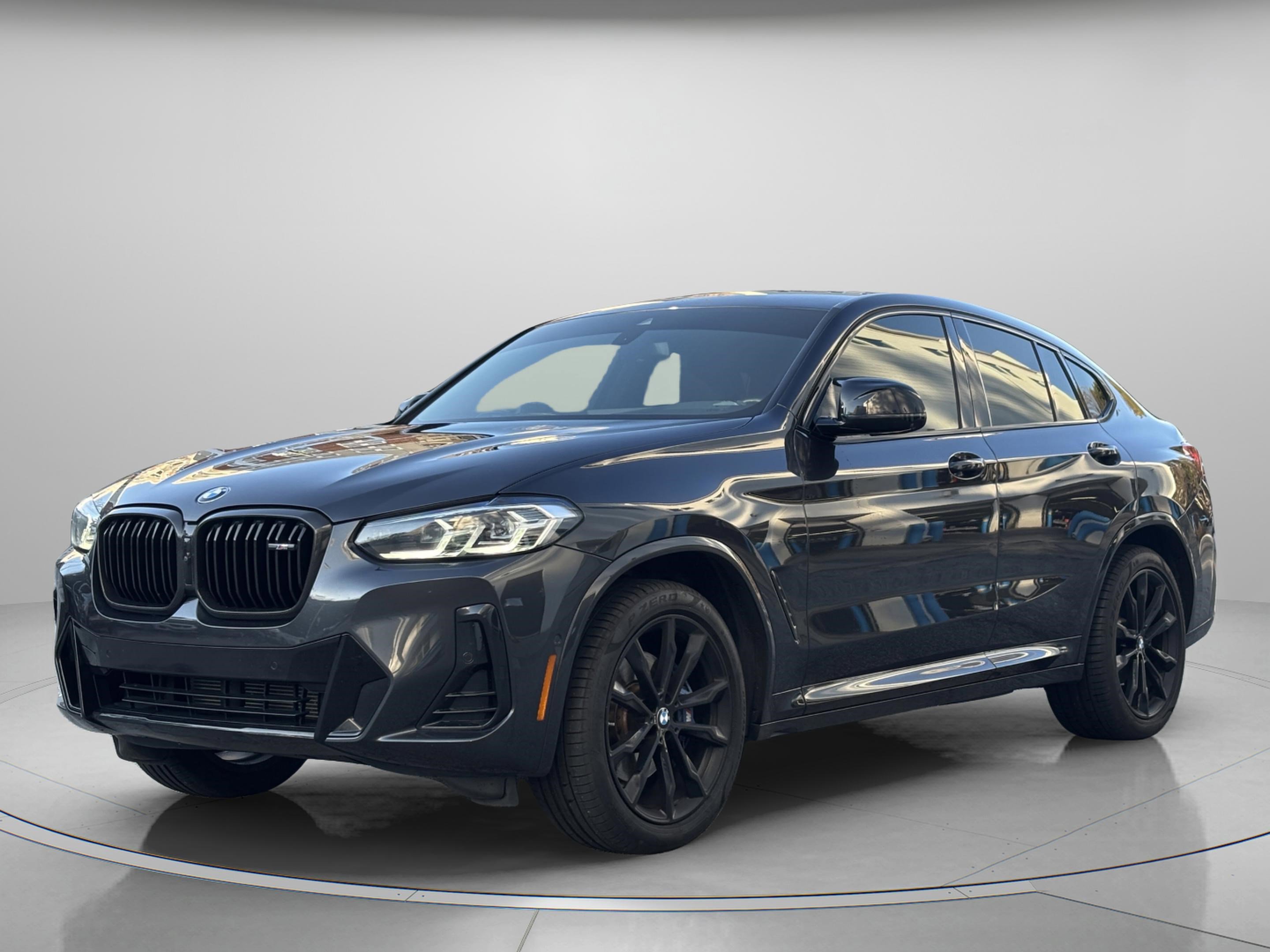Used 2024 BMW X4 M40i w/ Premium Package image 2
