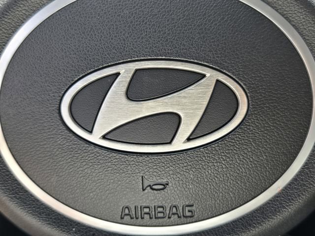 Certified 2025 Hyundai Elantra Limited FWD image 30