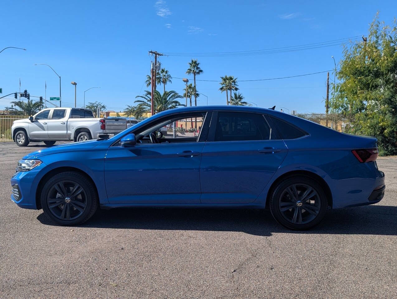 Used 2022 Volkswagen Jetta SE image 6