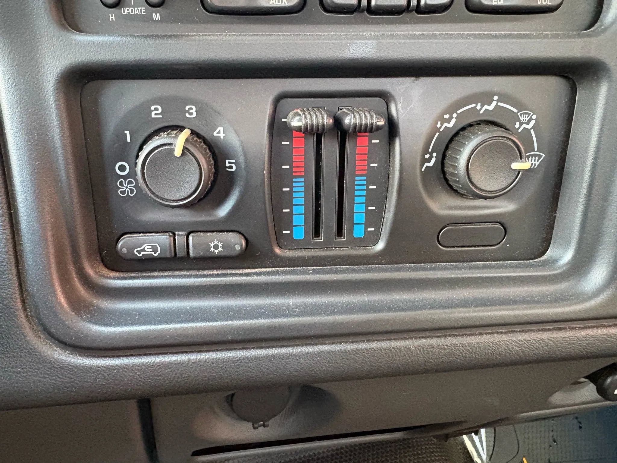 Used 2007 Chevrolet Silverado 1500 W/T w/ Snow Plow Prep Package image 13