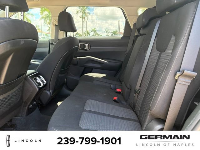 Used 2023 Kia Sorento LX FWD image 13