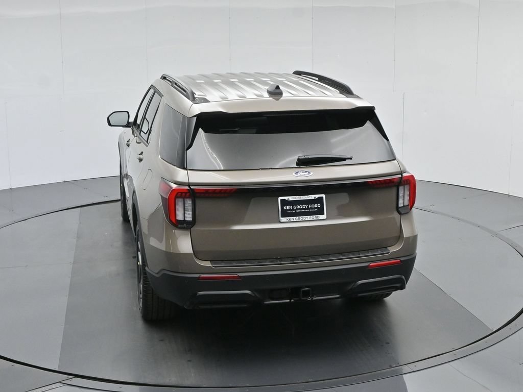 New 2026 Ford Explorer ST-Line w/ ST-Line Street Pack RWD image 40