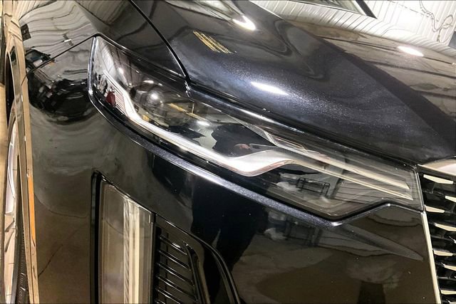Used 2023 Cadillac XT6 Premium Luxury w/ Technology Package image 4