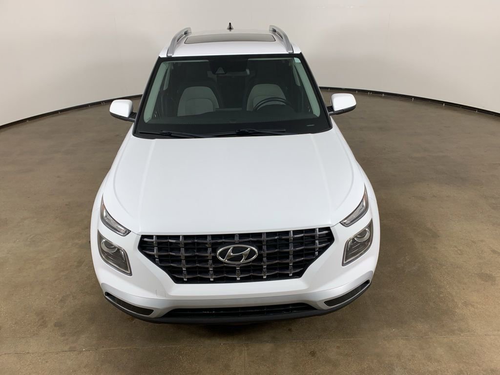 Used 2022 Hyundai Venue SEL image 4