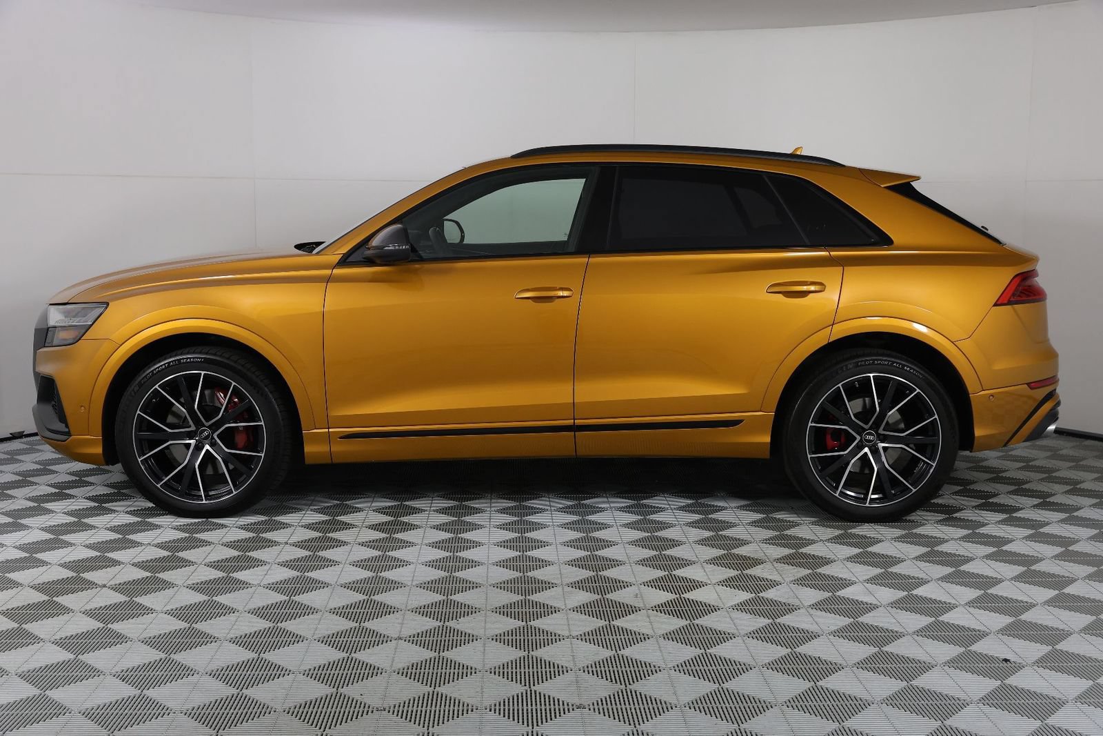 Used 2022 Audi SQ8 Prestige AWD/4WD image 5