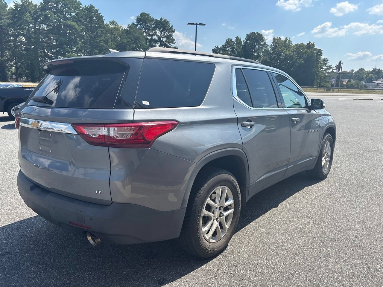 Used 2021 Chevrolet Traverse LT FWD image 8