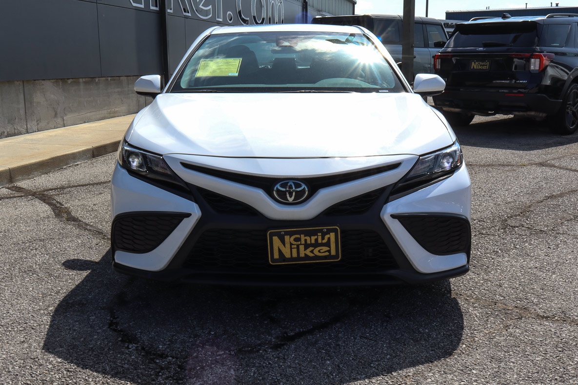 Used 2024 Toyota Camry SE FWD image 2