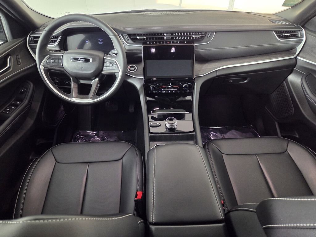 Certified 2025 Jeep Grand Cherokee L Limited AWD/4WD image 29