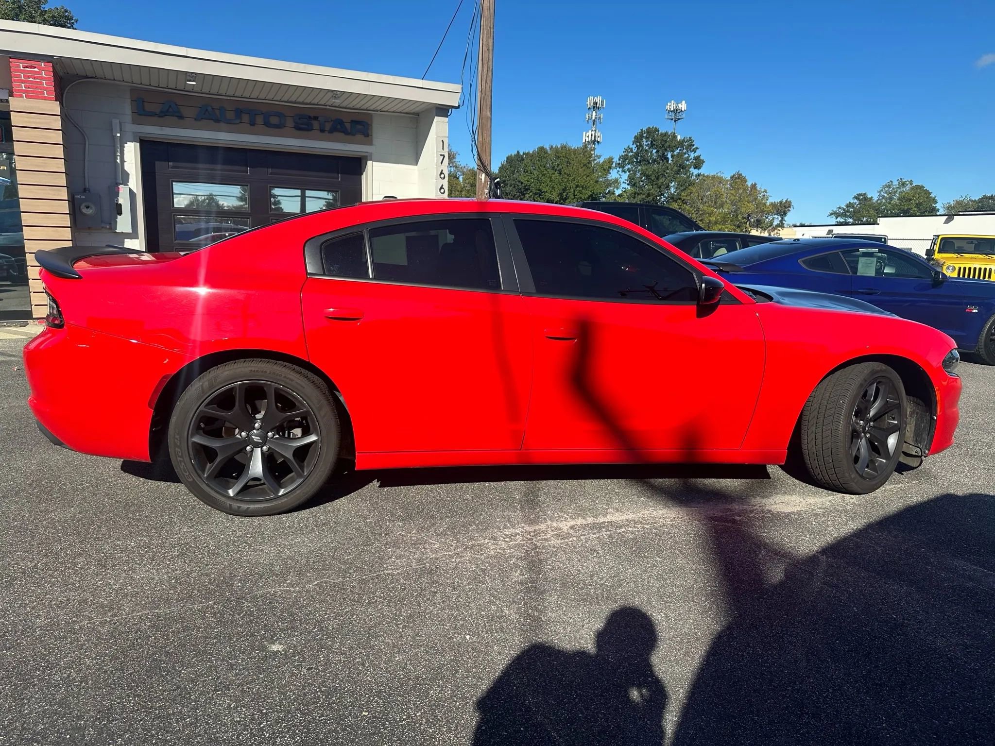 Used 2020 Dodge Charger SXT w/ Blacktop Package image 2