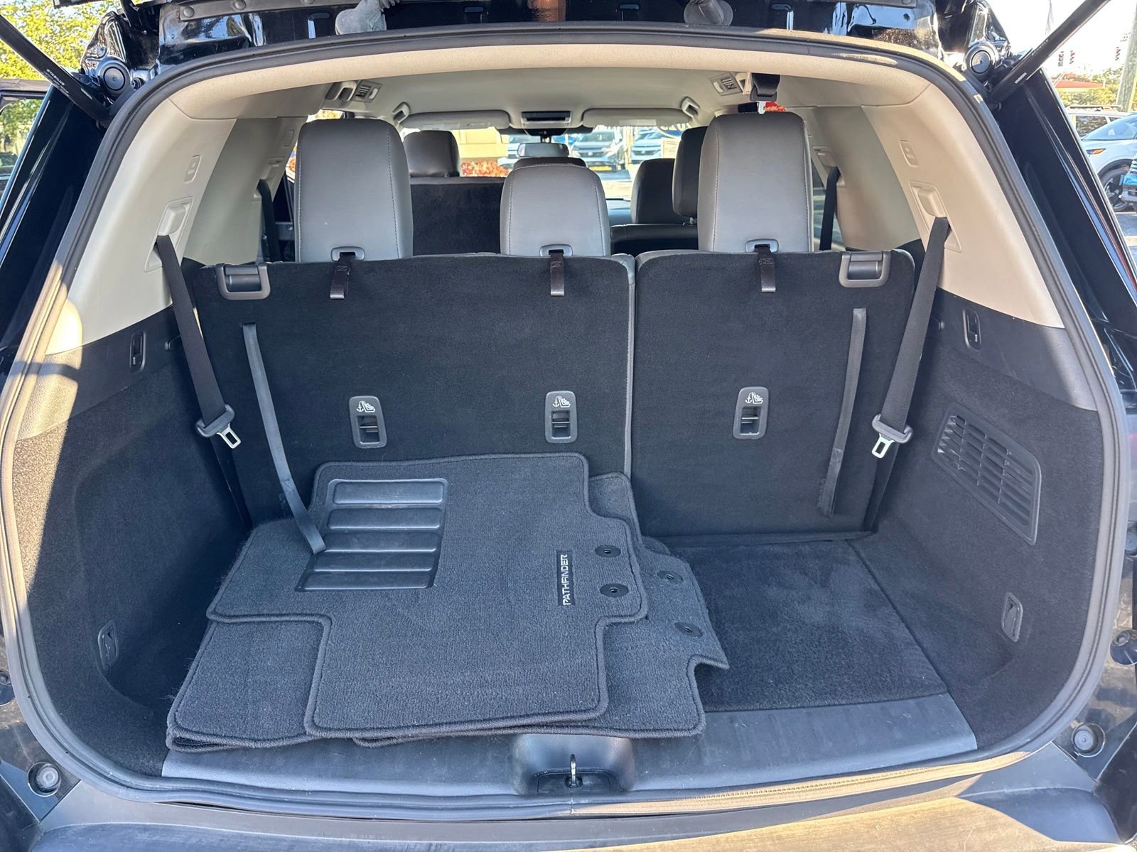 Certified 2023 Nissan Pathfinder SV w/ Black Appearance Package image 25