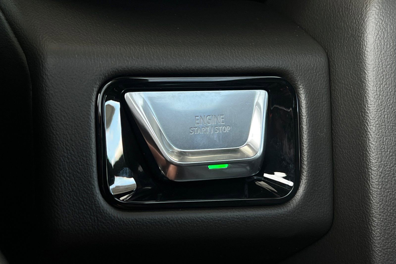 New 2026 GMC Yukon XL AT4 w/ AT4 Premium Plus Package image 24