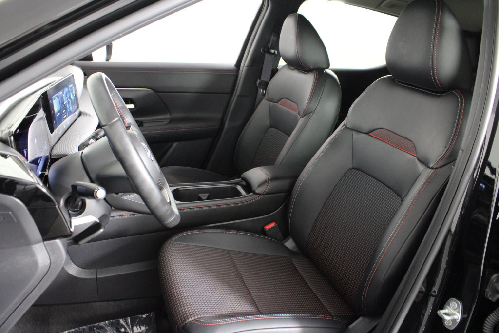 Certified 2026 Nissan Kicks SR FWD image 20