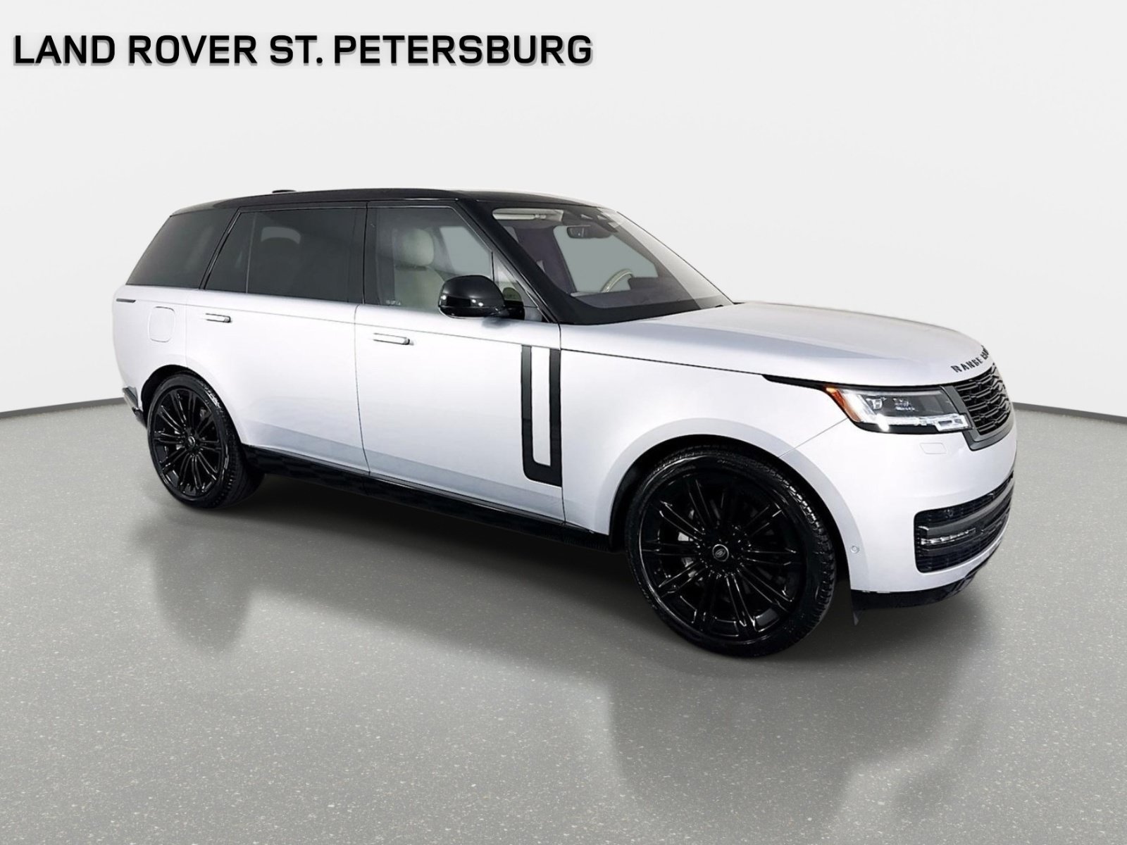 Used 2023 Land Rover Range Rover Long Wheelbase SE AWD/4WD image 3