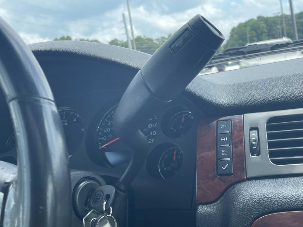 Used 2008 Chevrolet Avalanche LTZ w/ LTZ Preferred Equipment Group AWD/4WD image 20