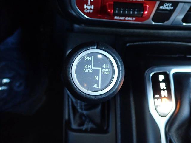 Used 2025 Jeep Gladiator Mojave AWD/4WD image 23