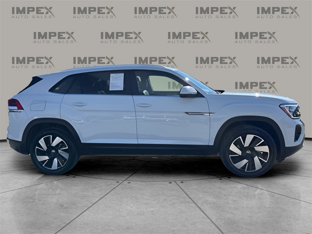 Used 2025 Volkswagen Atlas Cross Sport SE image 6