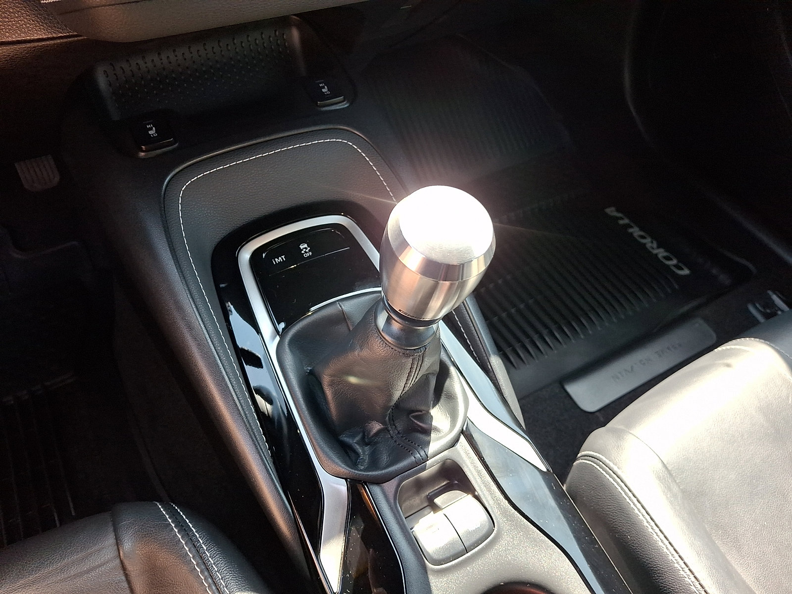 Used 2020 Toyota Corolla XSE image 22