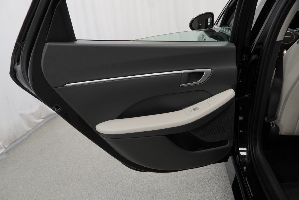 Used 2025 Hyundai Sonata SEL FWD image 36