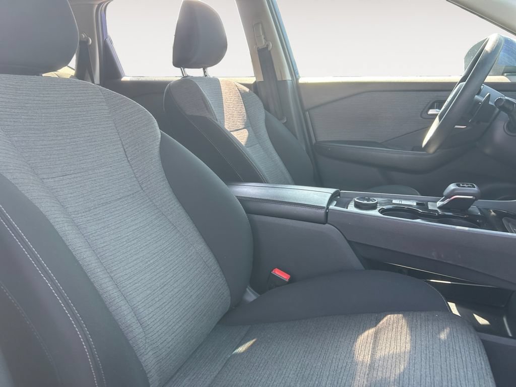 Used 2023 Nissan Rogue SV AWD/4WD image 15