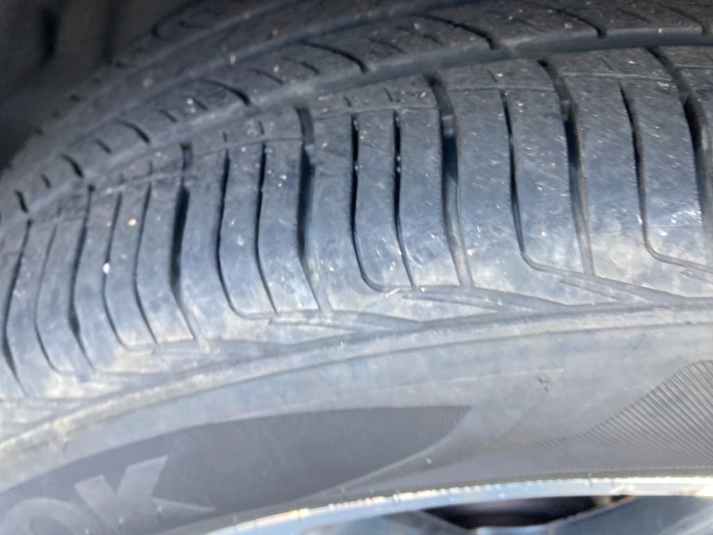 Used 2020 Ford Edge SEL w/ Cold Weather Package image 32