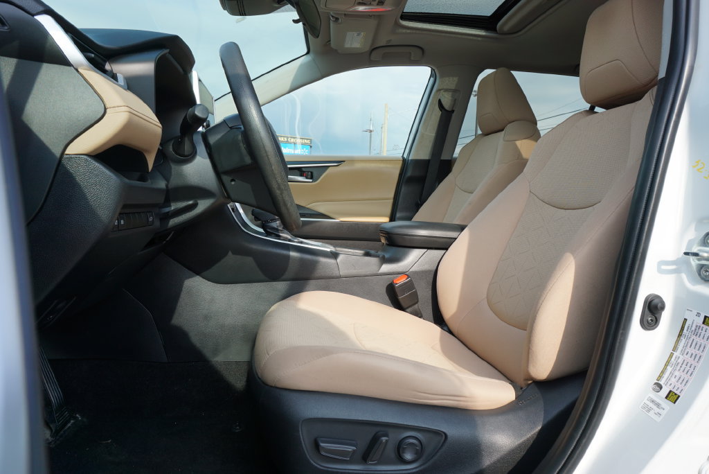 Used 2023 Toyota RAV4 XLE w/ Convenience Package AWD/4WD image 17