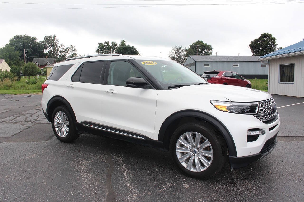 Used 2024 Ford Explorer Limited w/ Limited Technology Package AWD/4WD image 3