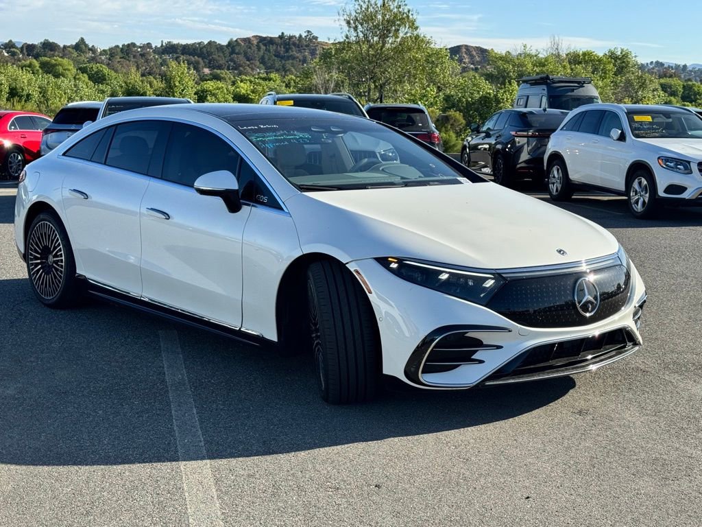 Used 2023 Mercedes-Benz EQS 580 4MATIC Sedan image 3