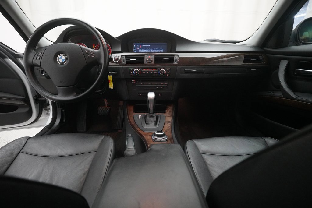Used 2009 BMW 328i xDrive Sedan image 5