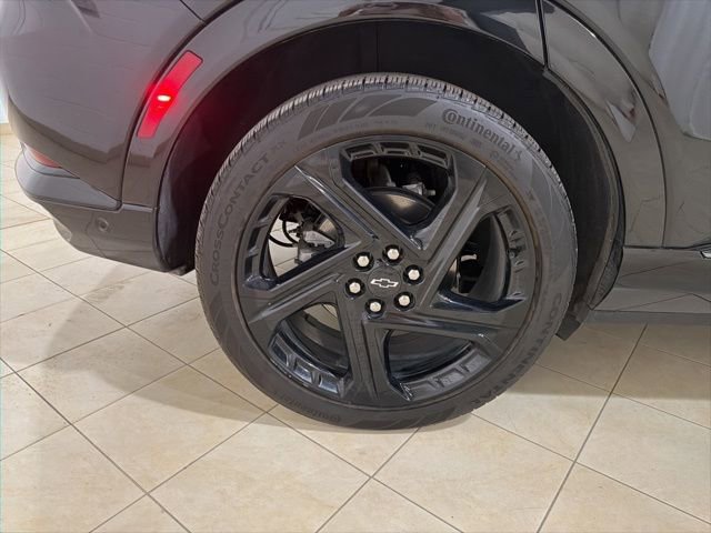 Used 2024 Chevrolet Equinox EV RS FWD image 28