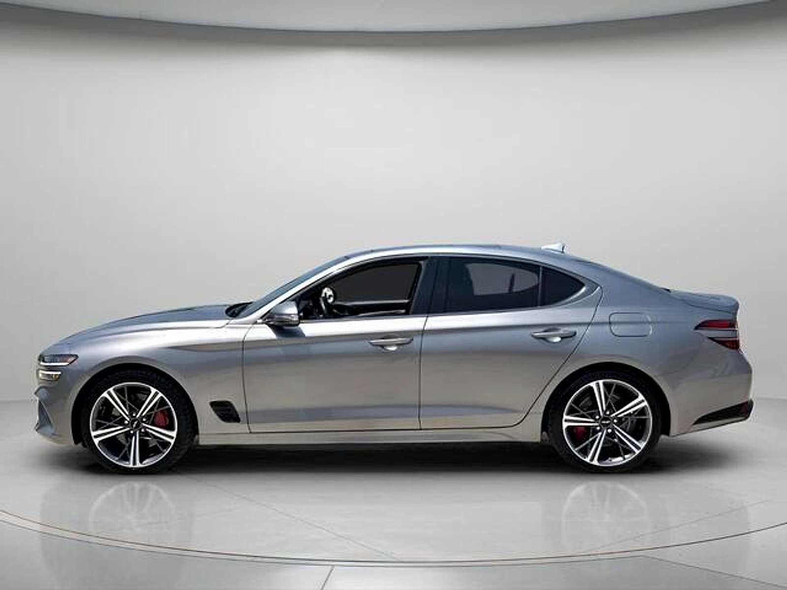 Used 2024 Genesis G70 3.3T Advanced RWD image 3