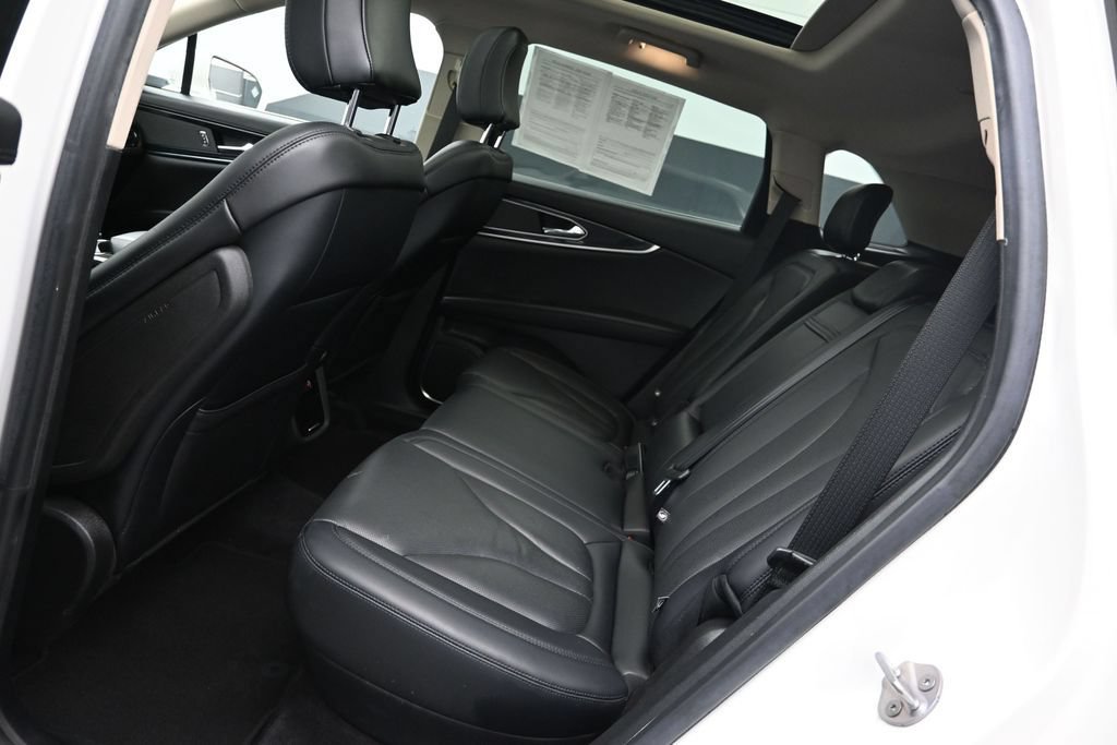 Used 2023 Lincoln Nautilus Reserve FWD image 13