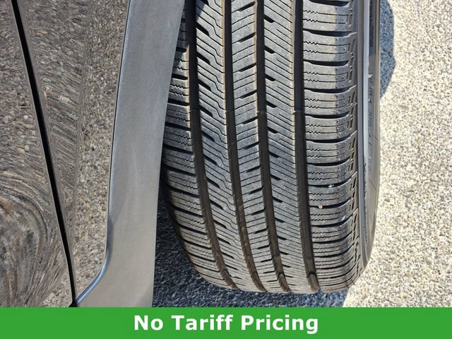 Used 2022 GMC Terrain SLT w/ Tech Package FWD image 9