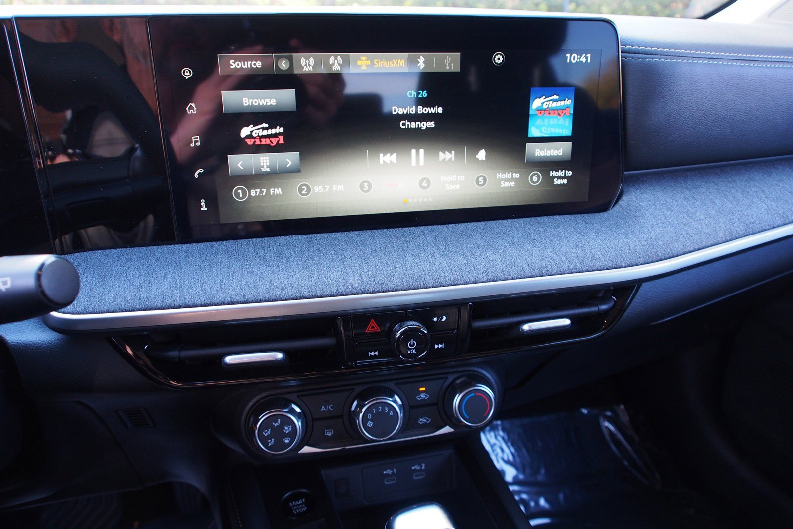 Used 2025 Nissan Kicks SV image 23