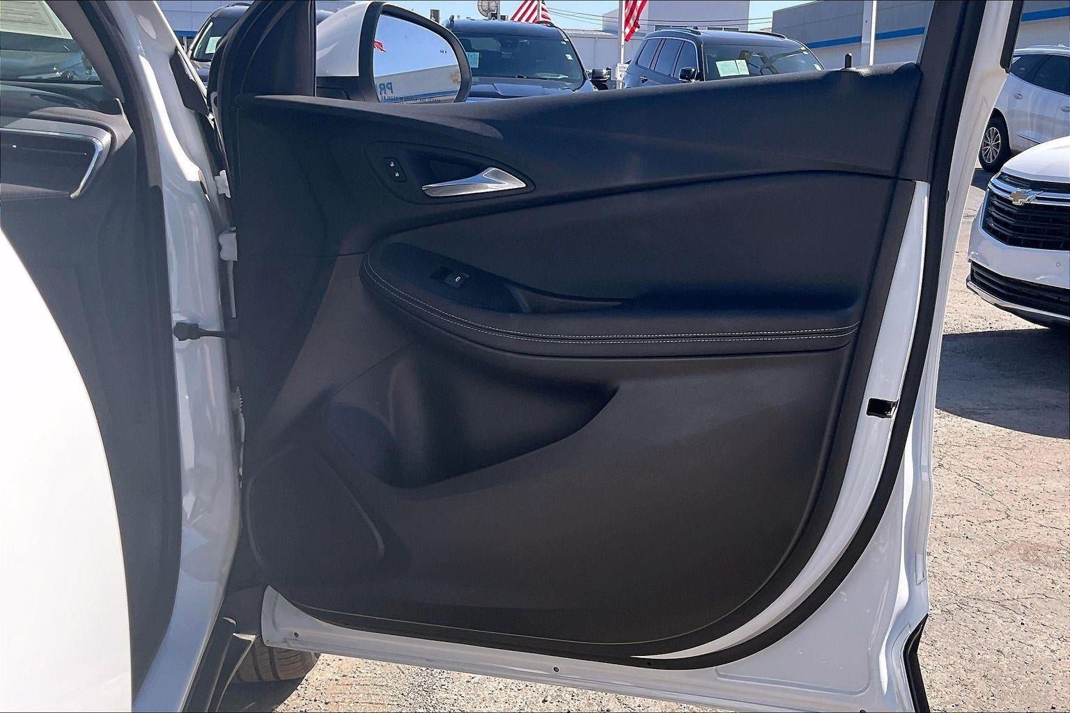 Used 2025 Buick Encore GX Preferred AWD/4WD image 27