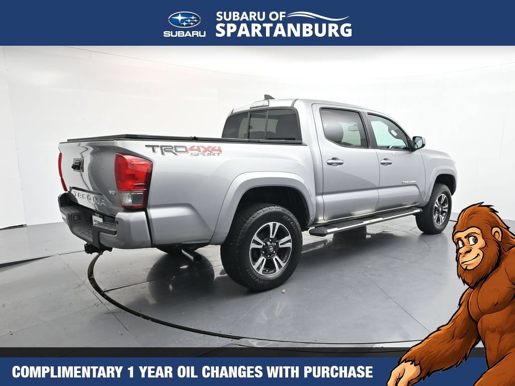 Used 2016 Toyota Tacoma TRD Sport w/ Premium & Technology Package AWD/4WD image 8