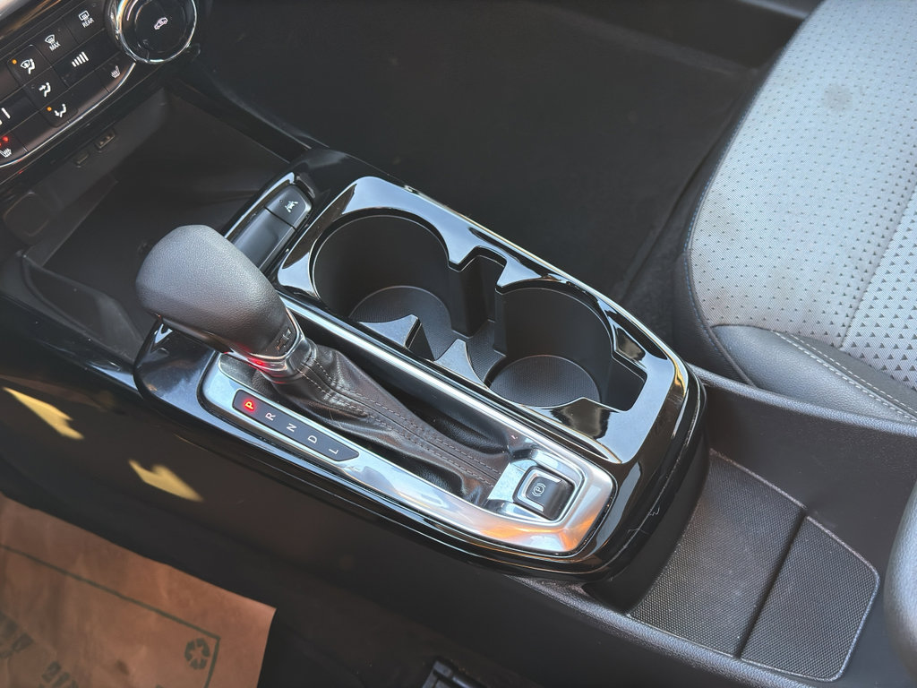 Used 2024 Chevrolet Trax LT w/ Sunroof Package image 21