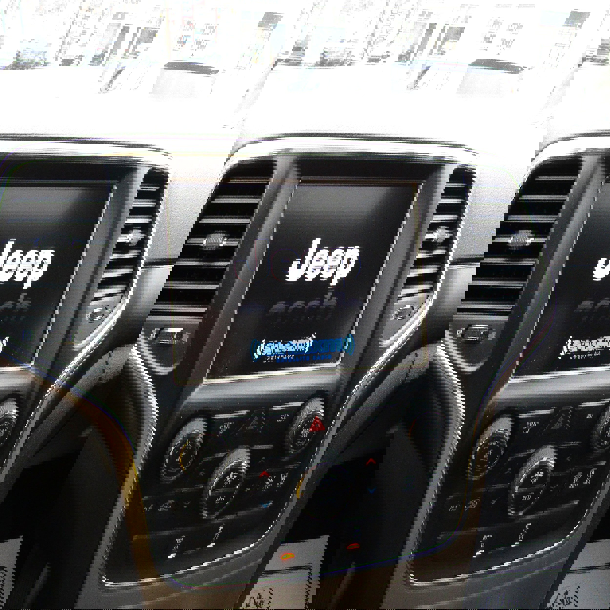 Used 2014 Jeep Grand Cherokee Laredo w/ Security & Convenience Group image 23