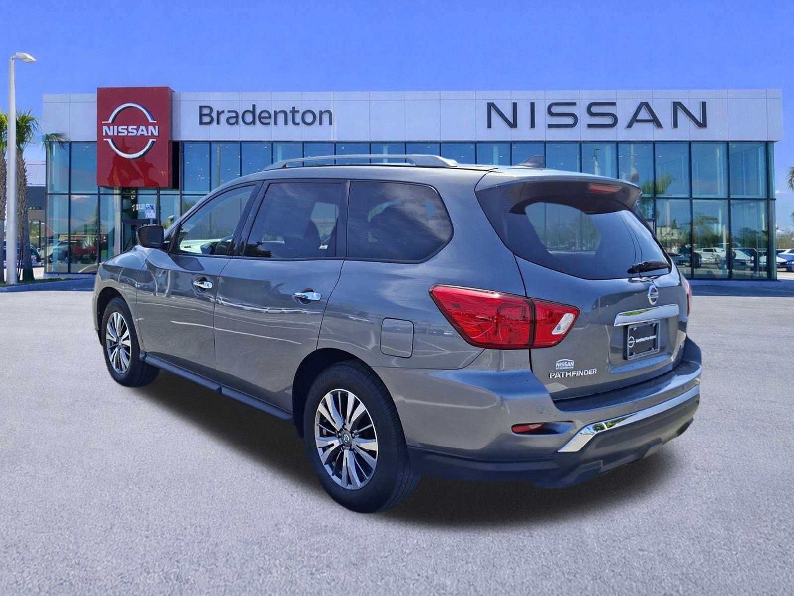 Certified 2020 Nissan Pathfinder SV image 7