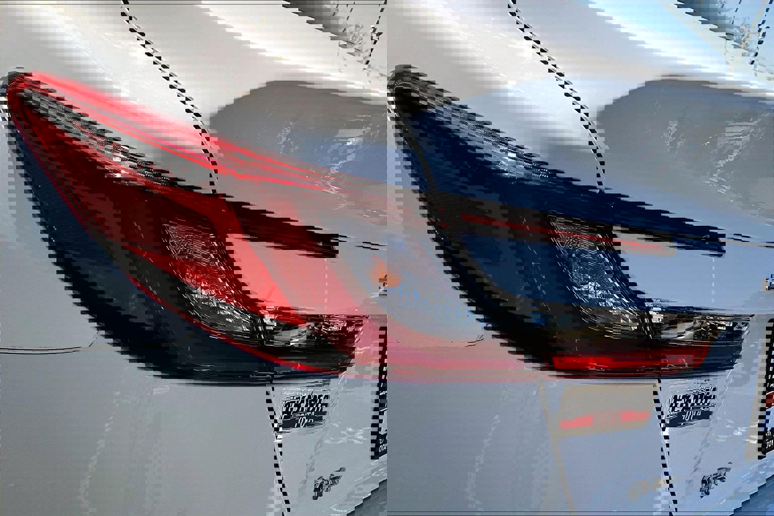 Used 2025 Toyota Camry LE FWD image 27