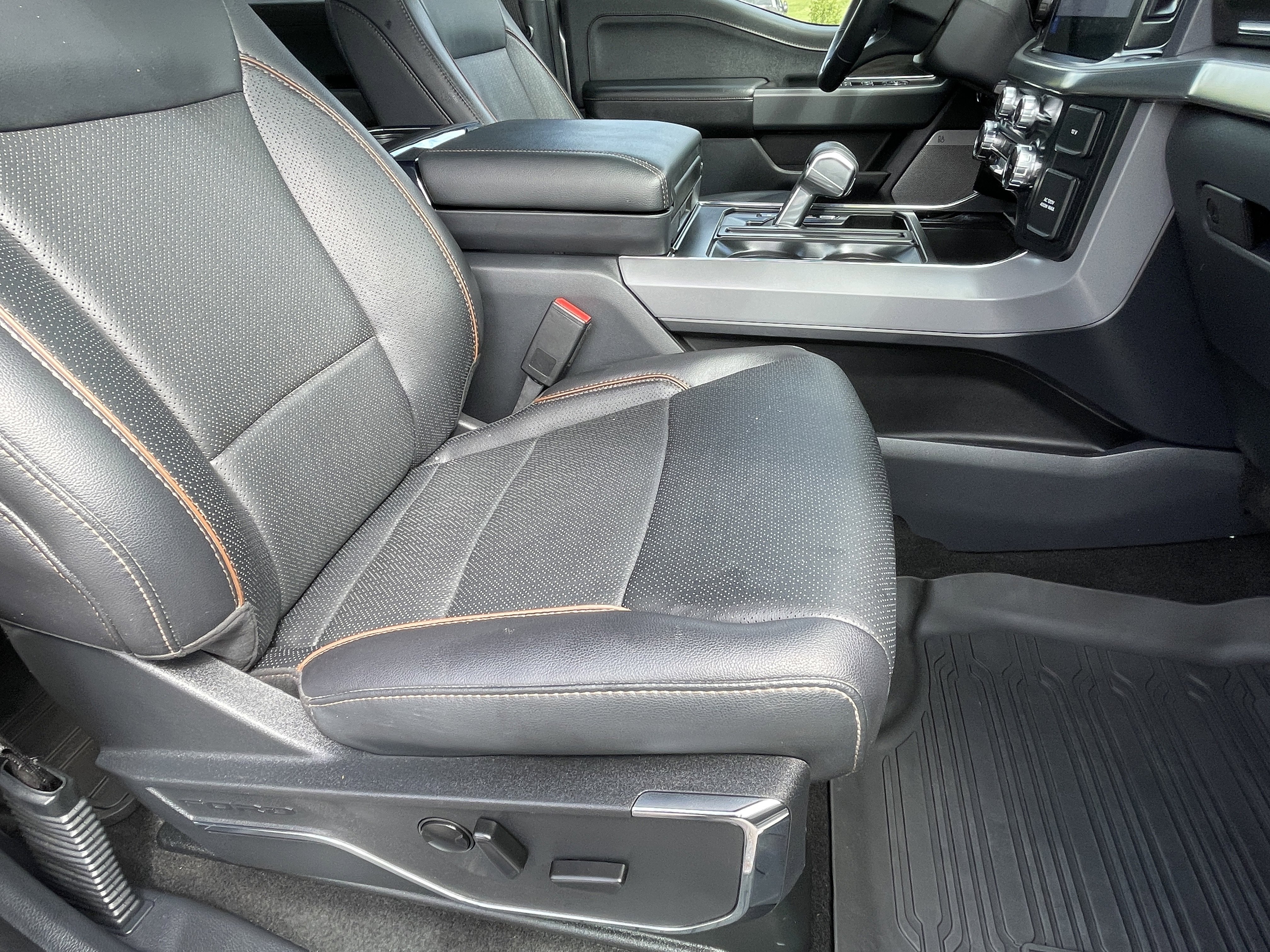 Used 2024 Ford F150 Lariat w/ Bed Utility Package image 14