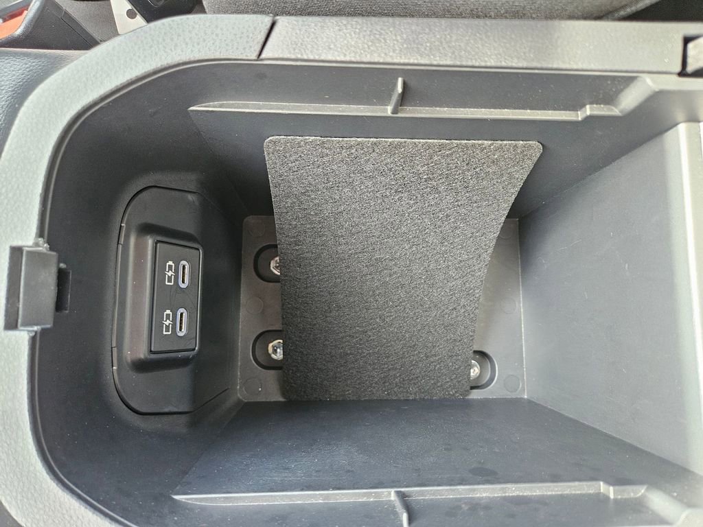 Used 2025 Toyota RAV4 XLE image 30