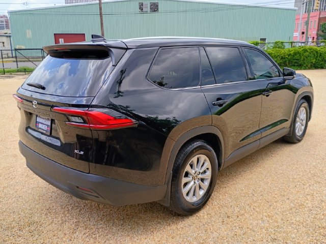 Used 2024 Toyota Grand Highlander FWD image 13