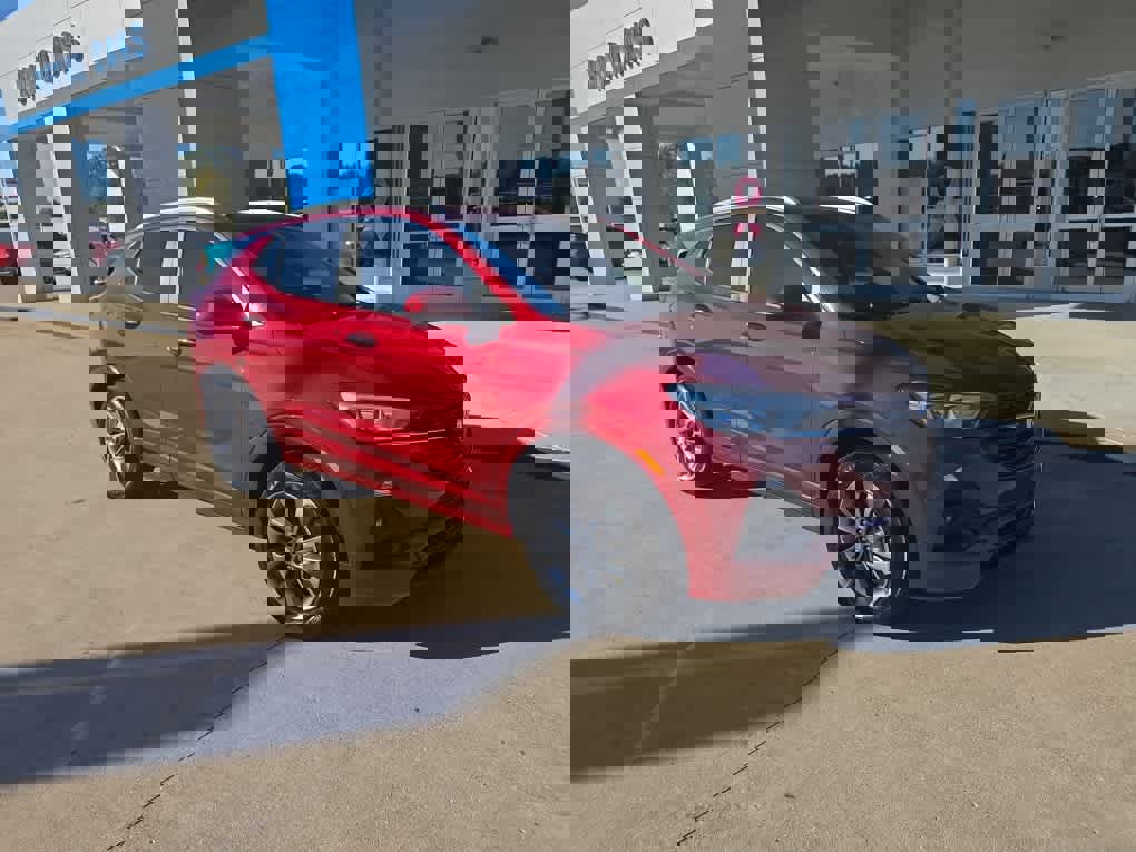 Used 2022 Buick Encore GX Select w/ Sport Touring Package image 2