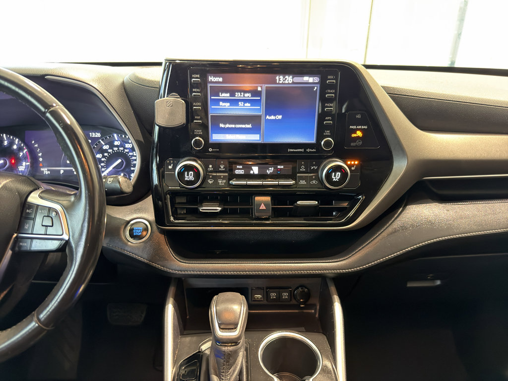 Used 2020 Toyota Highlander XLE image 18