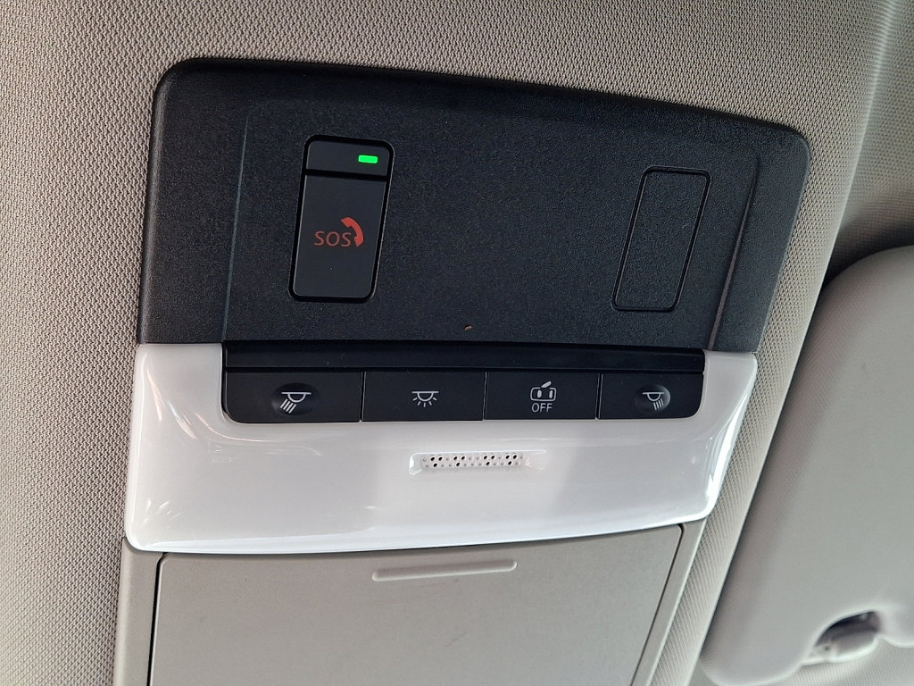 Used 2024 Nissan Rogue SV FWD image 32
